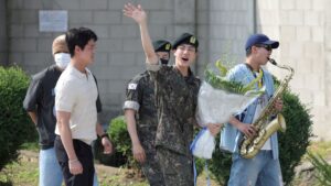 La star dei BTS Jin farà da tedoforo alle Olimpiadi – ma ci sono cattive notizie per i fan