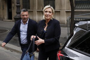 Sondaggio, Rn lontano dalla maggioranza assoluta