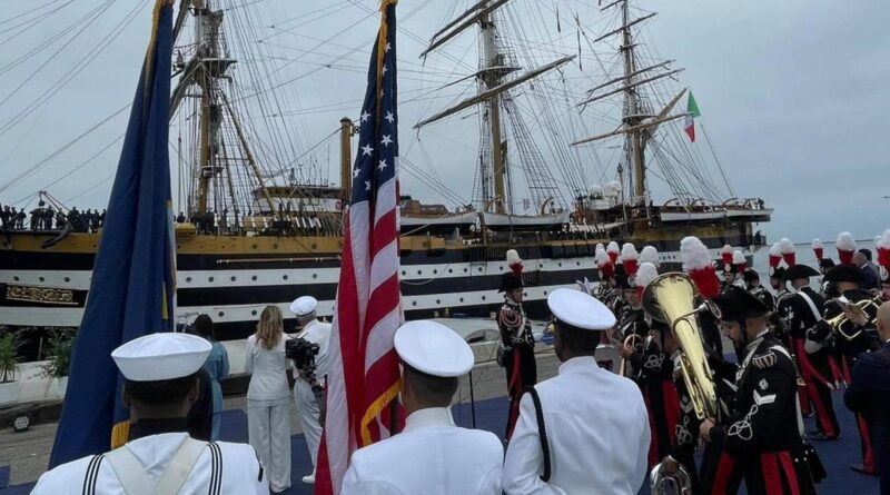 L’Amerigo Vespucci si avvicina a Los Angeles: “La presenza della nave più bella del mondo cementa il rapporto tra Usa e Italia”