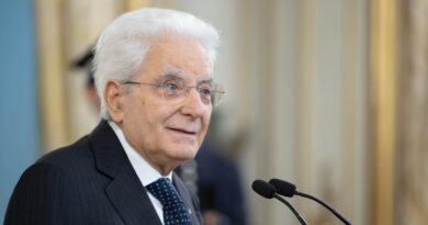 Mattarella: nessuna restrizione in nome del dovere di governo, no all’assolutismo di Stato
