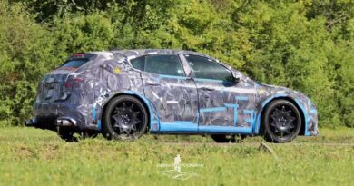 I prototipi della nuova Ferrari completamente elettrica proseguono i test a Maranello