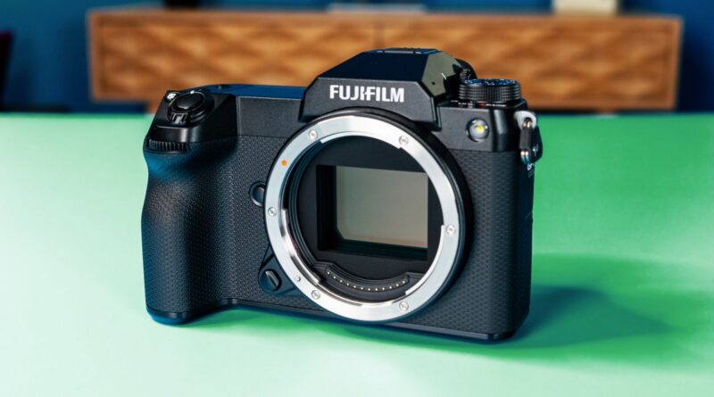 Recensione Fujifilm GFX100S II: la fotocamera a 102 MP stavolta è conveniente sin da subito