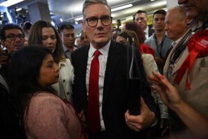 Trionfo storico del Labour, inizia l’era Starmer in Gb