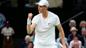 Sinner domina Kecmanovic in tre set: ottavi a Wimbledon in scioltezza