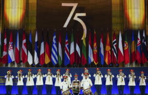 La Nato sfida Putin: ‘L’Ucraina entrerà nell’Alleanza’