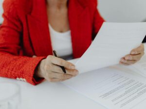 Accesso al contratto assicurativo condominiale: obblighi dell’amministratore e diritti dei condòmini