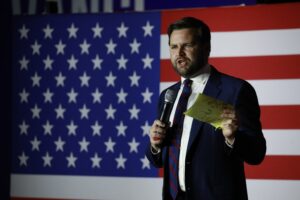 Le posizioni politiche estreme di J.D. Vance su tutto, dall’aborto al rimanere in un matrimonio violento per il bene dei figli
