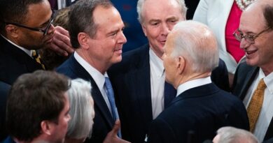 Adam Schiff: Joe Biden non può battere Trump, dovrebbe ritirarsi ora