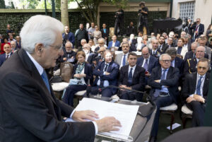 Mattarella: ‘La Nato rilanciata dalla guerra, è la strada peggiore’