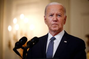 Joe Biden, gli alleati sono furiosi per i democratici che cercano di cacciarlo: “Stanno facendo il Giulio Cesare a quest’uomo”