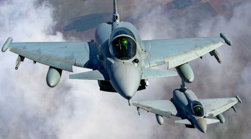 Aereo civile perde il contatto radio con la terra: due caccia dell’Aeronautica si alzano in volo