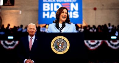 Tutti gli occhi sono puntati su Kamala Harris mentre Joe Biden si ritira