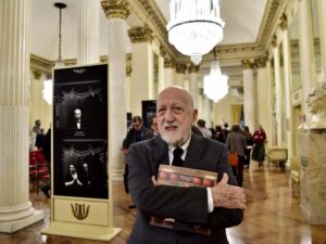 “Chi riscrive l’opera loda perché non la conosce”