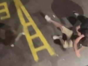 La violenza fa schifo a destra e a sinistra