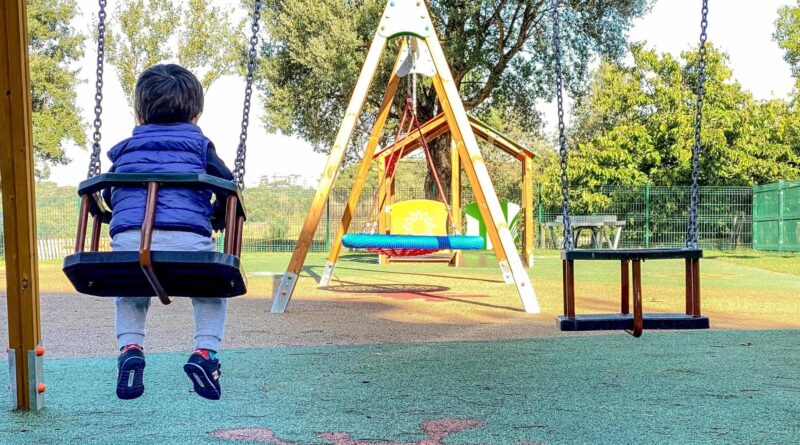 Assegno unico, la Commissione deferisce l’Italia alla Corte Ue per discriminazione