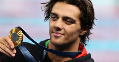 Parigi 2024: Ceccon vince nei 100 dorso, secondo oro per l’Italia