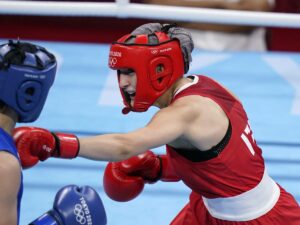 Olimpiadi, l’incontro della vergogna tra Angela Carini e il pugile trans
