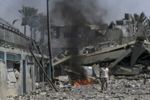 Gaza, raid israeliano contro una scuola, 100 morti