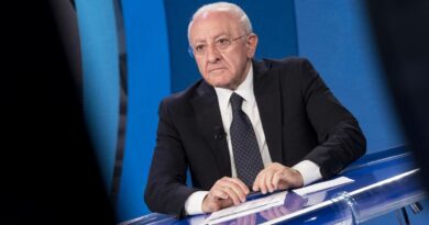 De Luca anti-autonomia ma per sprecare meglio
