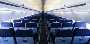 Vola per due giorni in aereo senza biglietto: ecco come ha fatto