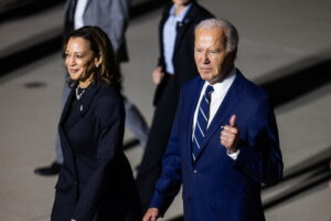 Biden e Harris: ‘Storico taglio dei prezzi delle medicine per gli anziani’