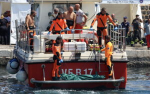 Il naufragio del veliero bayesiano. Il pm: ‘Un evento repentino. I passeggeri dormivano, poi hanno cercato bolle d’aria”