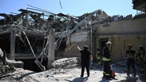 Guerra Ucraina – Russia, le notizie di oggi. La difesa aerea ucraina impegnata a rispondere all’attacco russo su Kiev. Bomba su un hotel: morto un membro del team Reuters