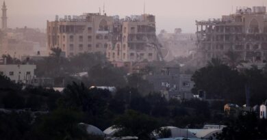 Guerra Israele – Hezbollah, le notizie di oggi. Raid e bombe su Gaza City, nove morti. Coloni israeliani sparano in un villaggio vicino a Betlemme. Pressing per la tregua