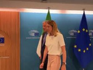 VIDEO: Tajani incontra Metsola a Bruxelles, situazione internazionale e nomina del Commissario italiano