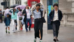 Allarme temporali in tutto il Regno Unito: il Met Office avverte di “fulmini e grandine”