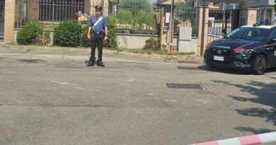 Strage in famiglia, il diciassettenne al pm: ‘Vivo un malessere, mi sentivo un estraneo’
