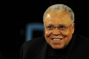 Addio a James Earl Jones, la voce di Darth Vader e di Mufasa