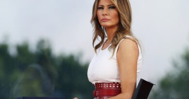 Melania Trump potrebbe ripubblicare le sue foto di nudo, secondo un fotografo
