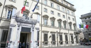 Manovra, incontro tra Governo e parti sociali: sulle pensioni ipotesi conferma delle misure 2024