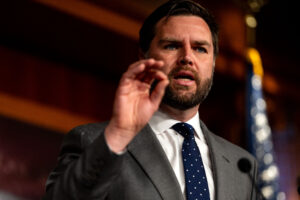 Sì, JD Vance ha mentito sull’aborto e non bisogna fidarsi di ciò che lui o Donald Trump dicono sui diritti riproduttivi