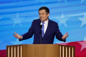 Come Pete Buttigieg ha fermato le buffonate infantili di Elon Musk dopo l’uragano Helene