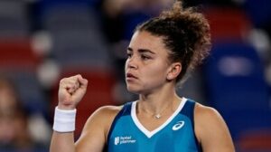 Paolini inarrestabile a Wuhan: batte Andreeva e vola ai quartieri
