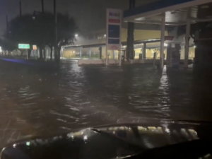 Città sommerse, altri 19 tornado e oltre 2 milioni senza luce: Milton devasta la Florida