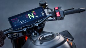 Android Automotive anche sulle moto: perché l’idea di KTM è rivoluzionaria (e perché no)