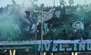 Avellino, la frecciatina dei tifosi agli ultras di Inter e Milan: “Chi vive di passione non lucra sui gradoni”
