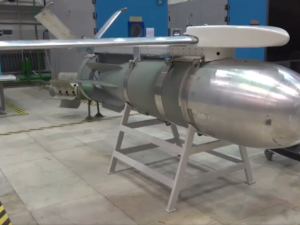 Mosca bombarda il territorio russo: bombe plananti sui soldati ucraini a Kursk