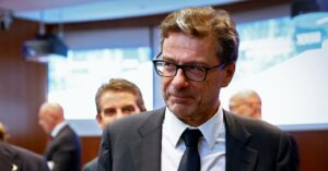 Domani in Cdm Dpb, decreto fiscale e anche la manovra. Confronto con le banche in corso, aiuti a redditi medio-bassi e famiglie