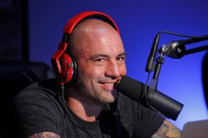 Joe Rogan è diventato l’intervistatore più richiesto di questo ciclo elettorale?