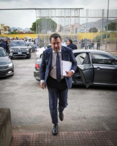 Open Arms, scorta ai pm del processo, scontro Anm-Lega. I ministri del Carroccio in piazza per Salvini