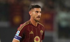 Roma, per Pellegrini striscione sotto casa: lui lo posta su Instagram FOTO