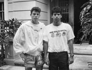 Il procuratore dice che i fratelli Menendez dovrebbero essere rilasciati: Ha solo raccomandato il rinvio a giudizio