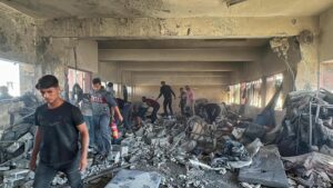 Israele in guerra, le notizie di oggi. Al Jazeera: “38 i morti in un raid a Khan Younis, 14 bambini”. Assedio all’ospedale di Beit Lahia: pazienti e medici intrappolati