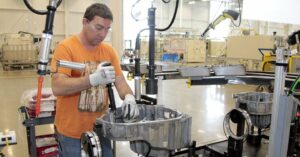Workers buyout, come il lavoratore può salvare l’azienda e diventarne il proprietario. Il governo valuta di rafforzare lo strumento