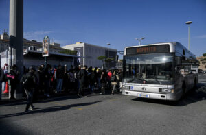 Verso un venerdì nero: scatta alle 5.30 lo sciopero di 24 ore di bus e metro