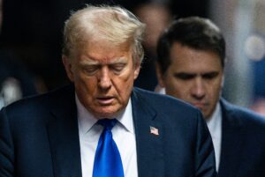Sorpresa: Il caso di interferenza elettorale di Trump viene messo in pausa
